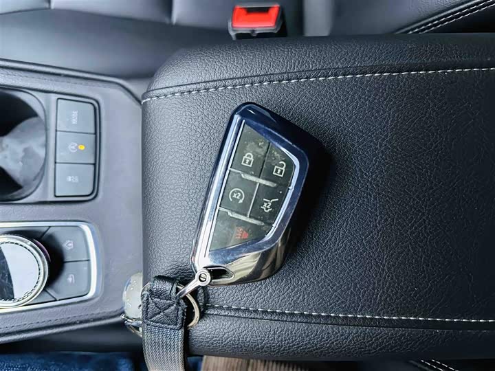 Фото 9 - Cadillac XT4