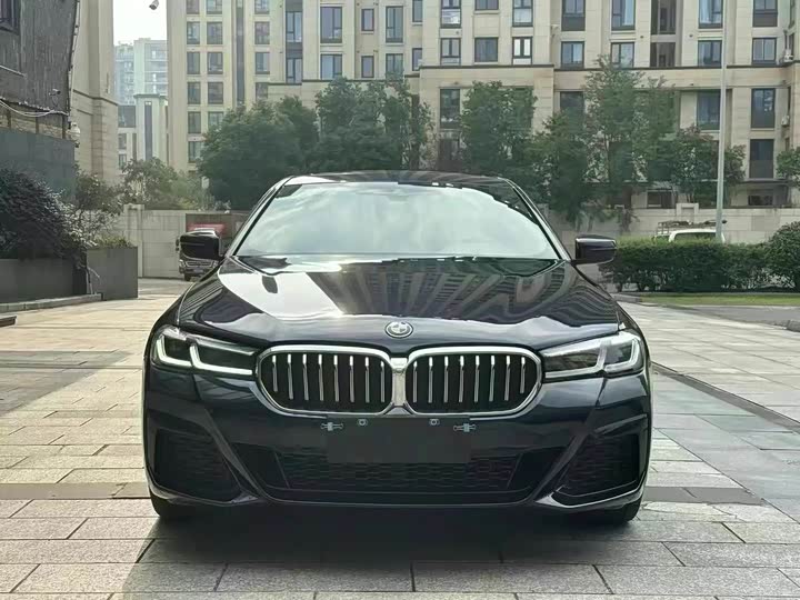 Фото 2 - BMW 5 Series