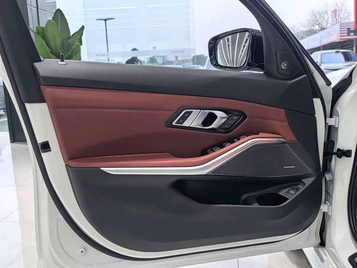 Фото 9 - BMW 3 Series