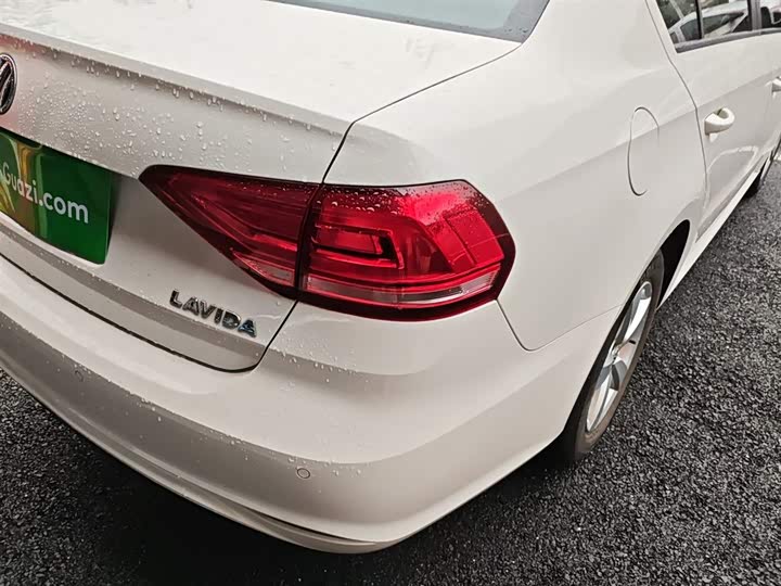 Фото 8 - Volkswagen Lavida