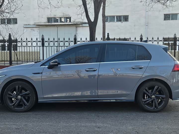 Фото 8 - Volkswagen Golf