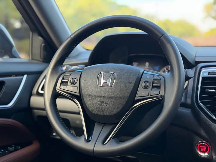 Фото 9 - Honda UR-V