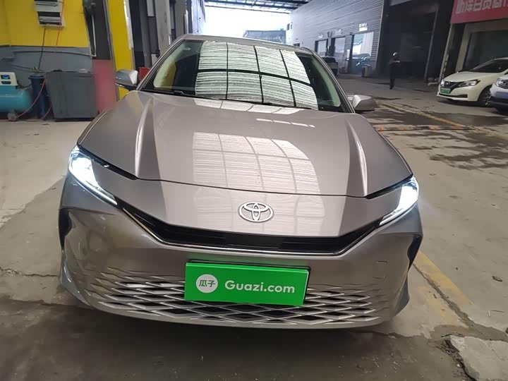 Фото 3 - Toyota Camry