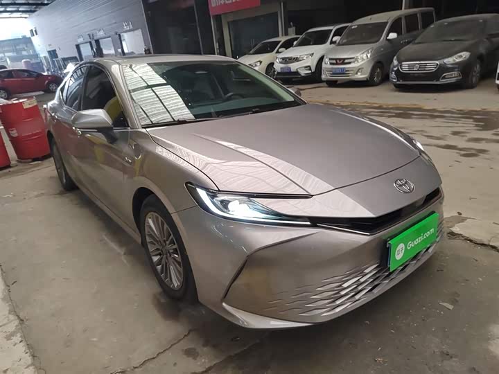 Фото 4 - Toyota Camry