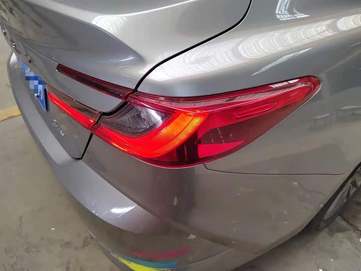 Фото 8 - Toyota Camry