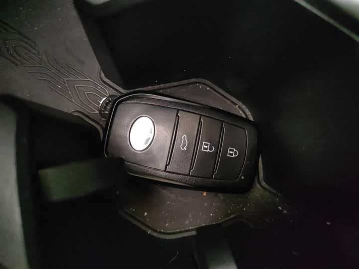 Фото 9 - Toyota Camry