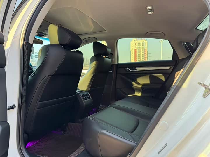 Фото 6 - Honda Accord