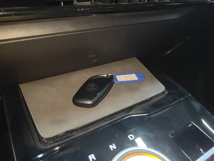 Фото 9 - MG Motor 4 EV