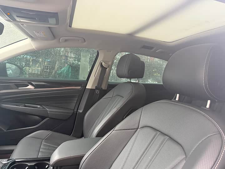 Фото 8 - Volkswagen Passat