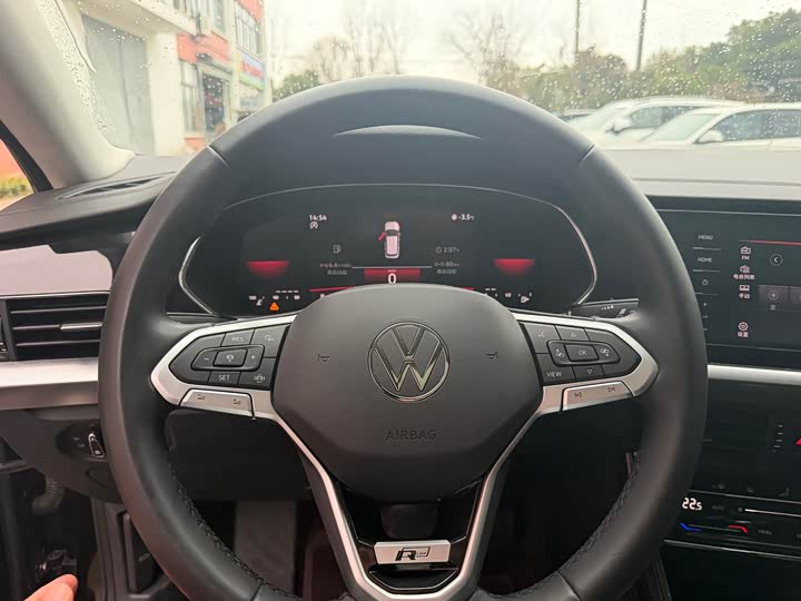 Фото 9 - Volkswagen Passat