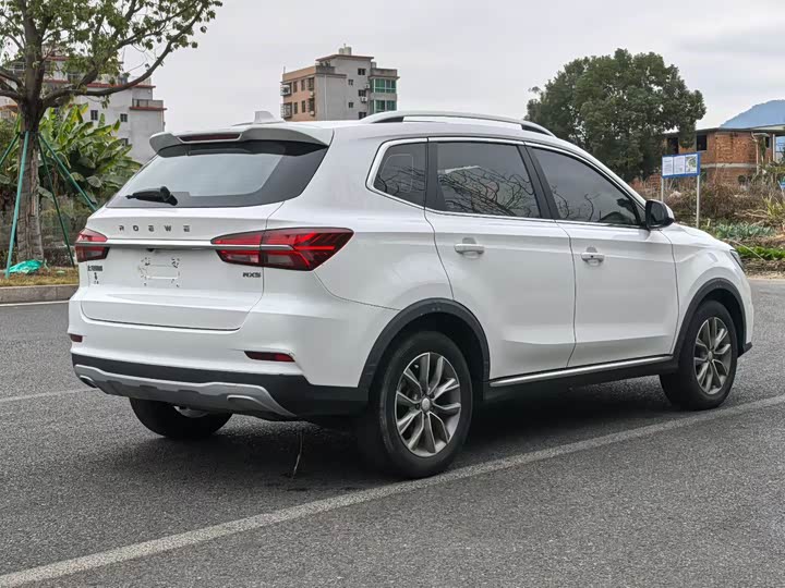 Фото 9 - Roewe RX5