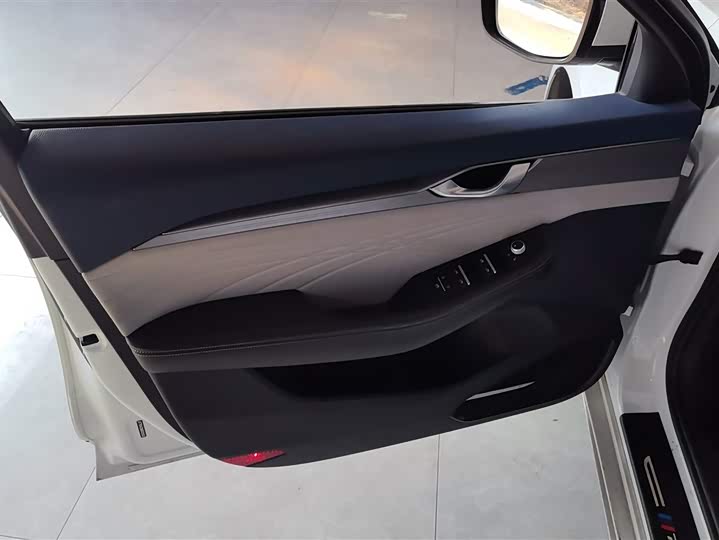 Фото 7 - Geely Preface