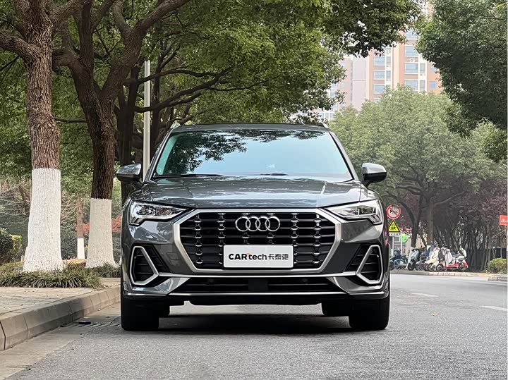 Фото 2 - Audi Q3