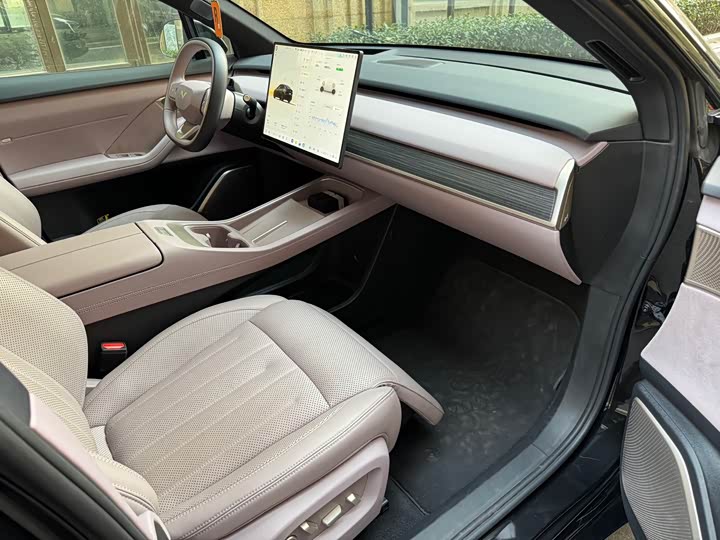 Фото 9 - Nio Onvo L60