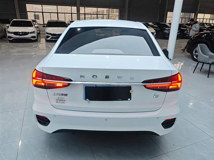 Фото 6 - Roewe i5