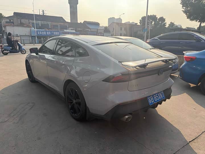 Фото 6 - Changan UNI-V