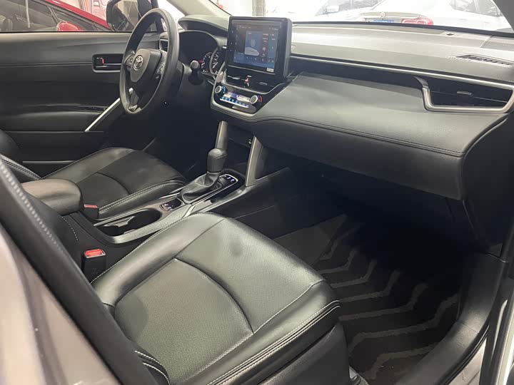 Фото 9 - Toyota Corolla Cross