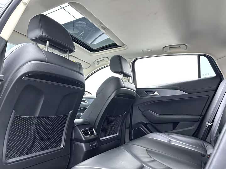 Фото 5 - Hongqi H5