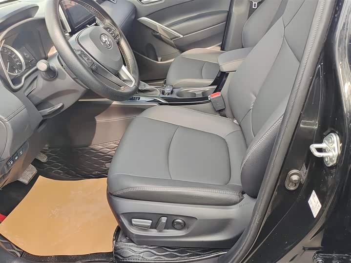 Фото 9 - Toyota Corolla Cross