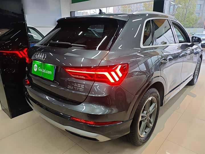 Фото 8 - Audi Q3