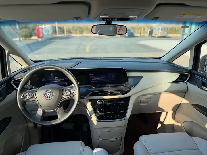 Фото 9 - Buick GL8 ES