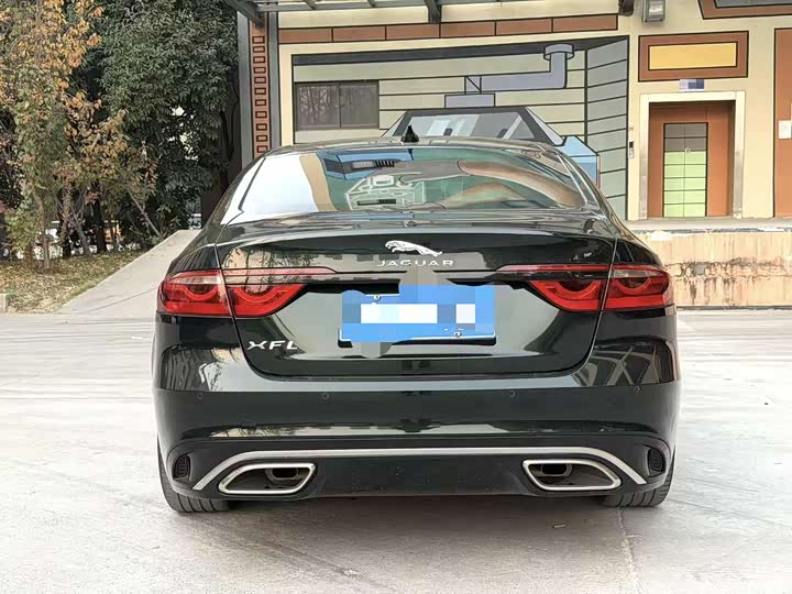 Фото 8 - Jaguar XF L