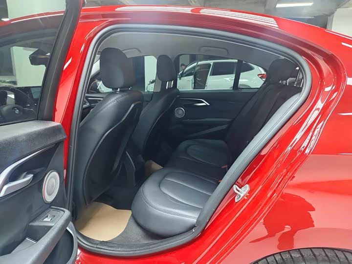 Фото 9 - BMW 1 Series