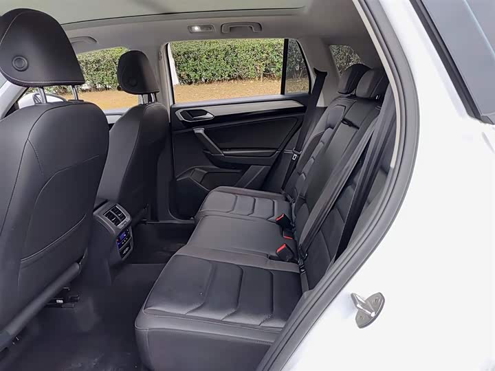 Фото 8 - Volkswagen Tayron