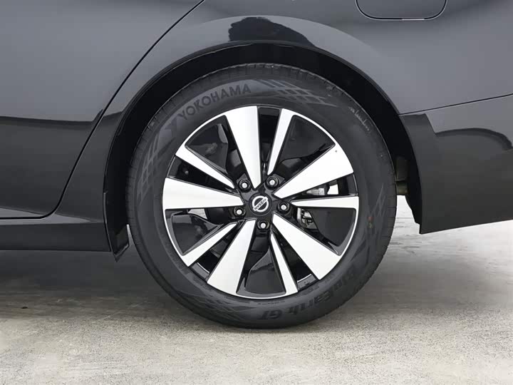 Фото 9 - Nissan Teana