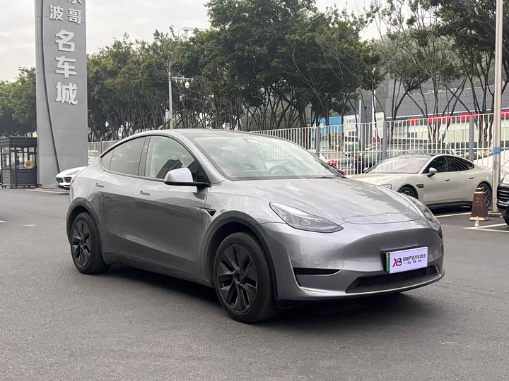 Фото 3 - Tesla Model Y