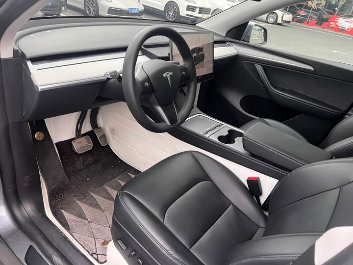 Фото 9 - Tesla Model Y