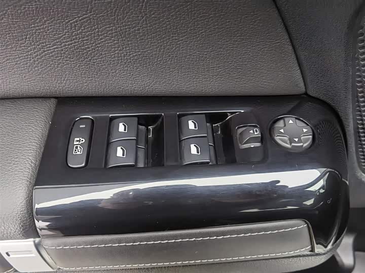 Фото 9 - Citroen C6