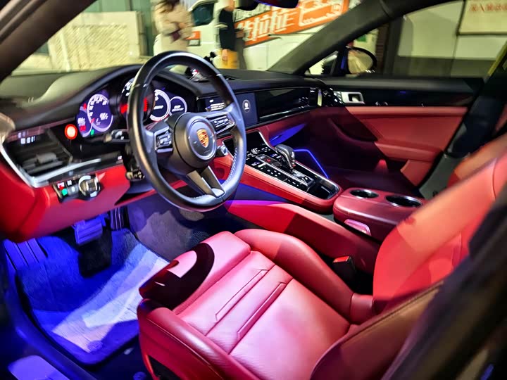 Фото 7 - Porsche Panamera