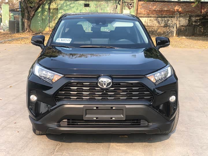 Фото 2 - Toyota RAV4