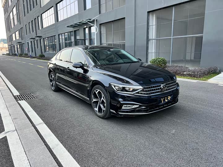 Фото 3 - Volkswagen Magotan