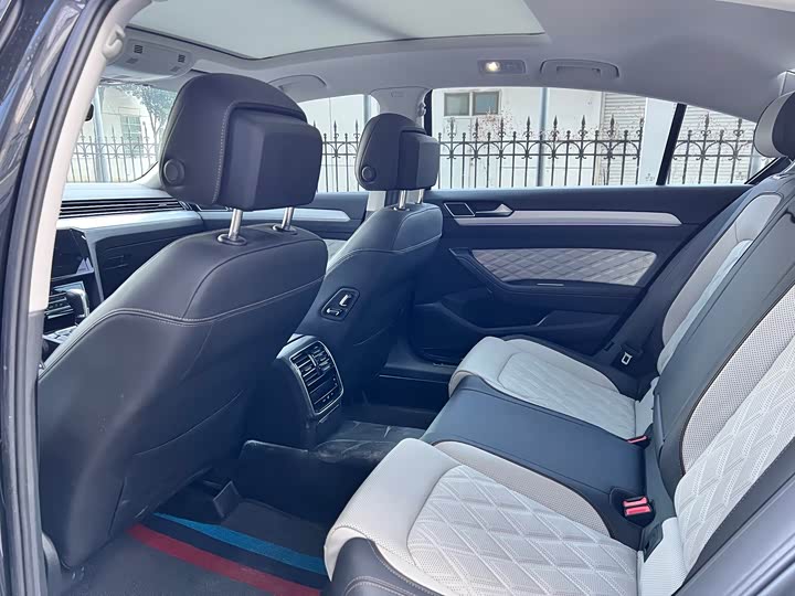 Фото 8 - Volkswagen Magotan