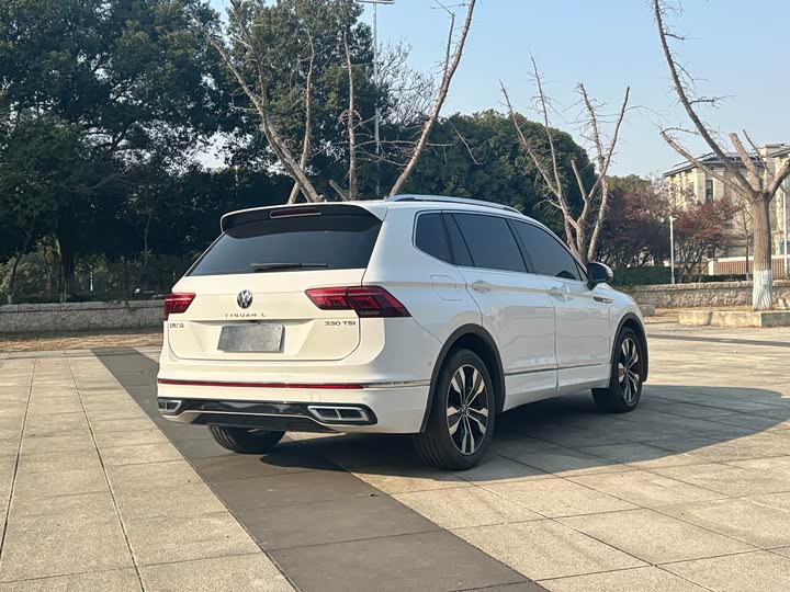 Фото 4 - Volkswagen Tiguan L Pro
