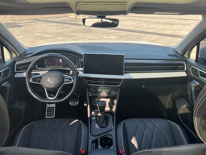 Фото 7 - Volkswagen Tiguan L Pro