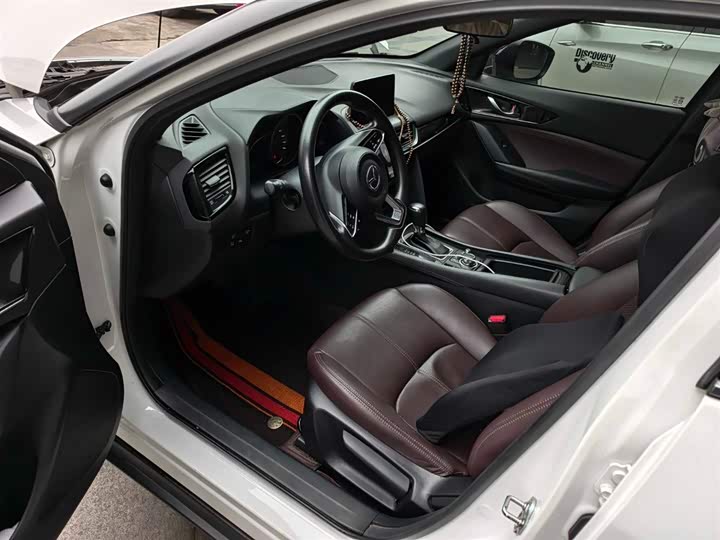 Фото 3 - Mazda CX-4