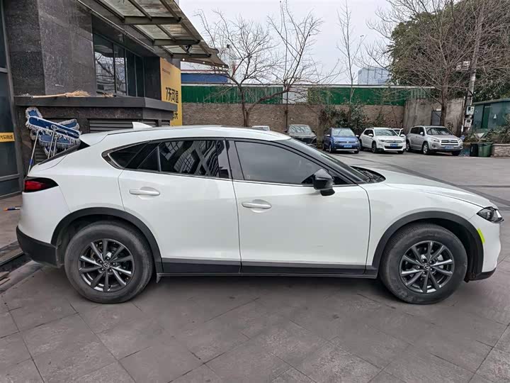 Фото 5 - Mazda CX-4