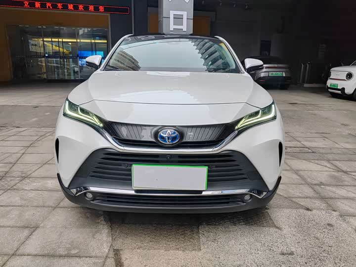 Фото 2 - Toyota Harrier