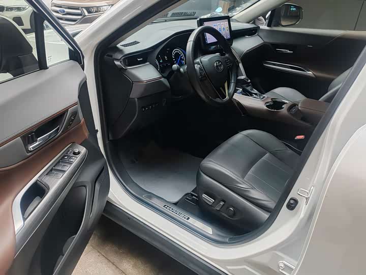 Фото 5 - Toyota Harrier