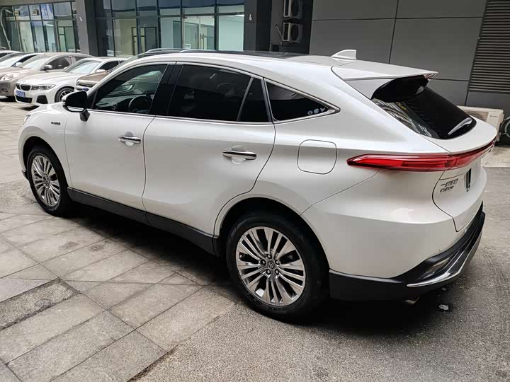 Фото 9 - Toyota Harrier