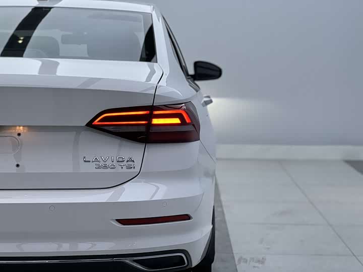 Фото 7 - Volkswagen Lavida