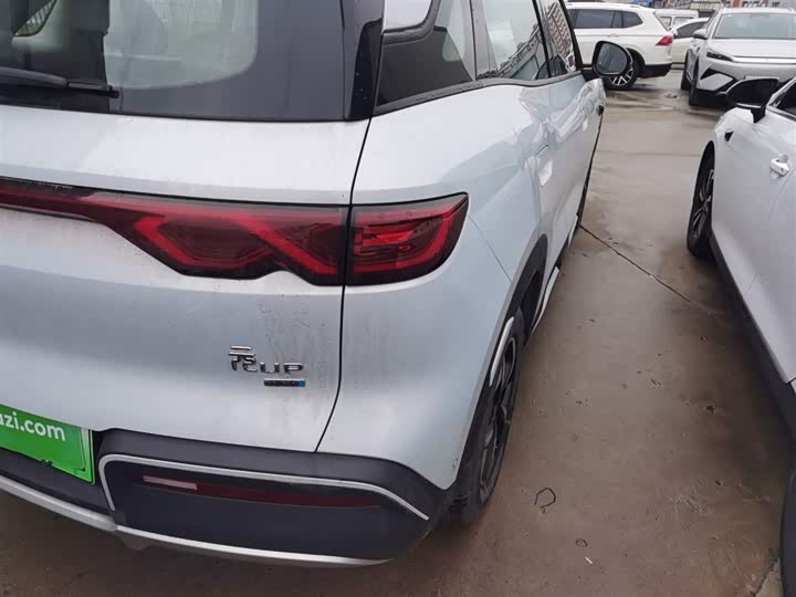 Фото 8 - BYD Yuan Up