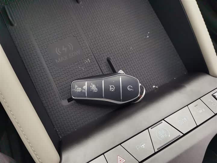 Фото 9 - BYD Yuan Up