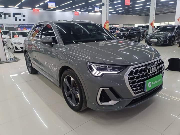 Фото 4 - Audi Q3
