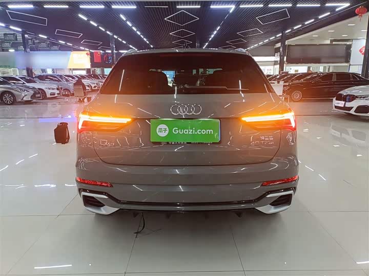 Фото 6 - Audi Q3