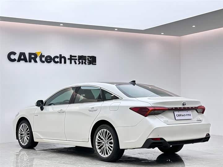 Фото 3 - Toyota Avalon