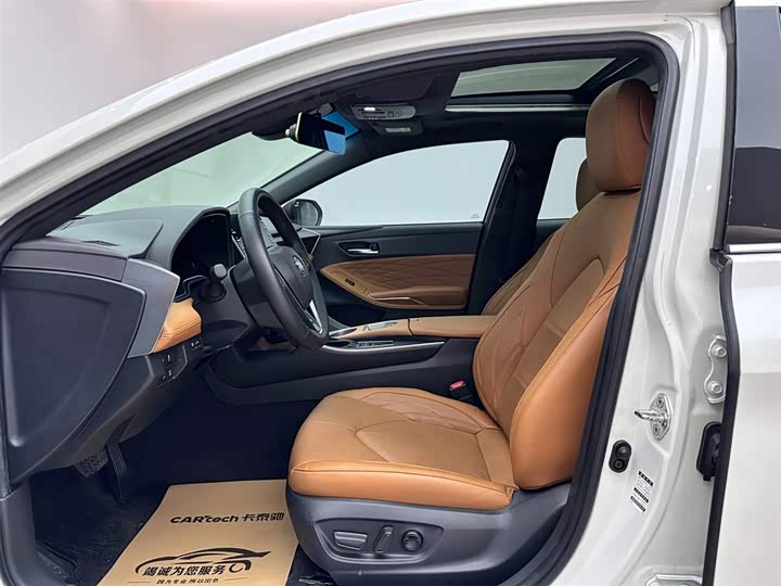 Фото 8 - Toyota Avalon